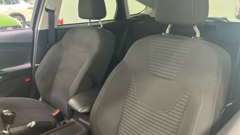 Ford Focus 1.0 EcoBoost 125 Titanium 5dr Petrol Hatchback